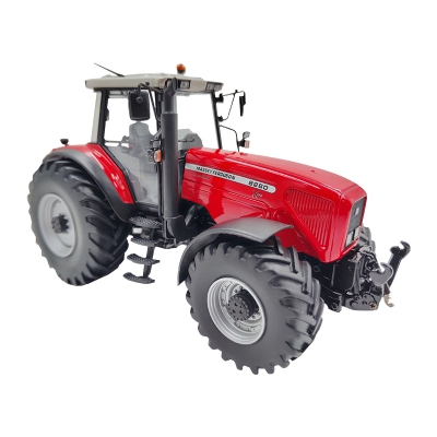 1:32 Massey Ferguson 8260
